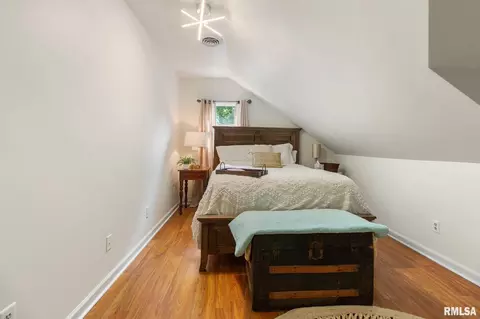 Bedroom - 412 Mine B Rd, Herrin, IL 62948 photo 1 of 6