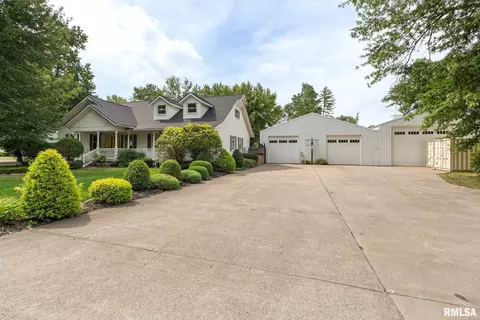 412 Mine B Rd, Herrin, IL 62948