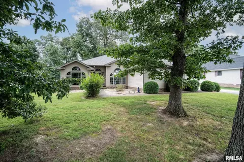 Exterior - 2803 Hickory Ln, Marion, IL 62959 photo 5 of 12
