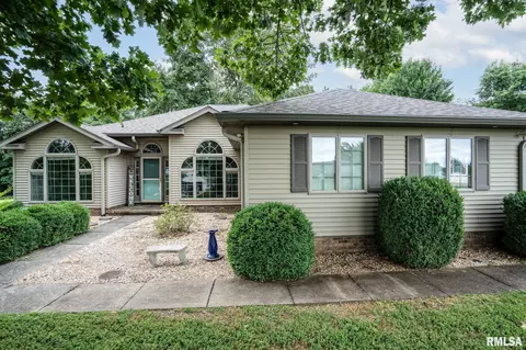 2803 Hickory Ln, Marion, IL 62959