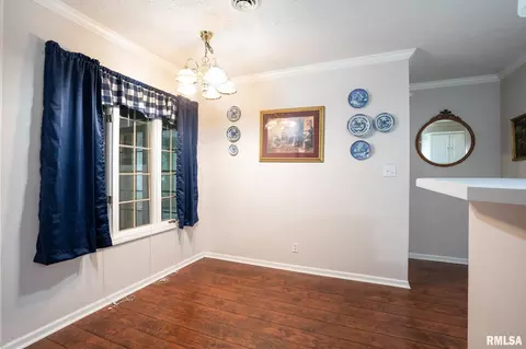 Dining - 2803 Hickory Ln, Marion, IL 62959 photo 1 of 2