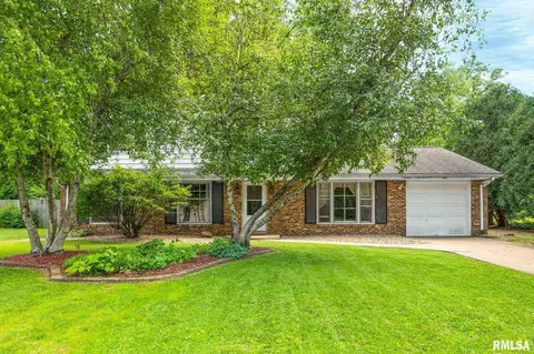 508 W Timber Ridge Dr, Peoria, IL 61615