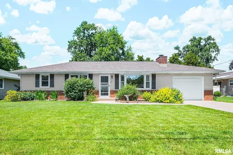 4611 W Crystal Ct, Bartonville, IL 61607