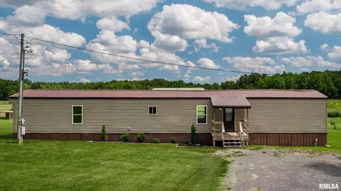 24017 Old Salt Trl, Stonefort, IL 62987
