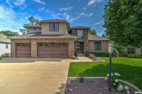 918 S Copperpoint Dr, Dunlap, IL 61525