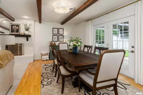 Dining - 1004 E Gregory Ave, Marion, IL 62959 photo 3 of 4
