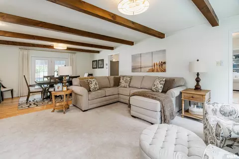 Living - 1004 E Gregory Ave, Marion, IL 62959 photo 5 of 5