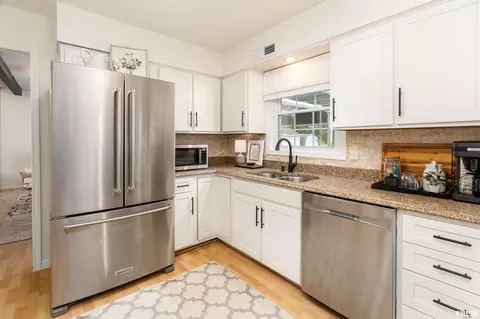 Kitchen - 1004 E Gregory Ave, Marion, IL 62959 photo 3 of 3