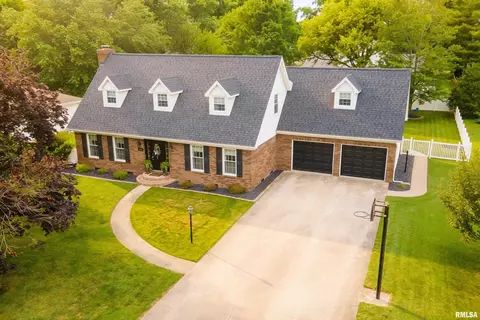 Exterior - 1004 E Gregory Ave, Marion, IL 62959 photo 3 of 10