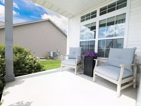 Exterior - 1225 Brown Ct, Washington, IL 61571 photo 5 of 9