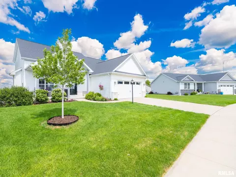 Exterior - 1225 Brown Ct, Washington, IL 61571 photo 2 of 9