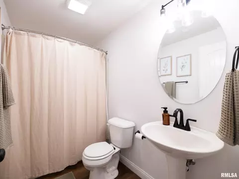 Bath - 1225 Brown Ct, Washington, IL 61571 photo 6 of 6