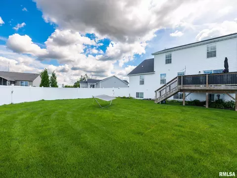 Exterior - 1225 Brown Ct, Washington, IL 61571 photo 7 of 9