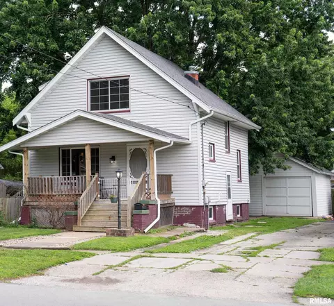 992 E Losey St, Galesburg, IL 61401