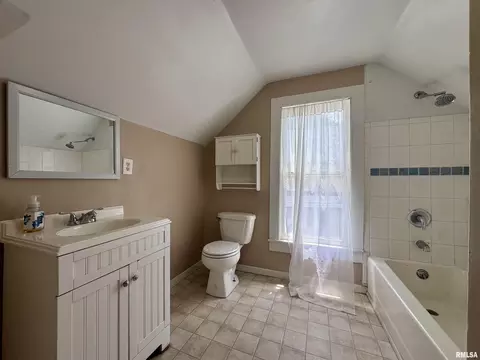 Bath - 332 S Dudley St, Macomb, IL 61455 photo 2 of 2