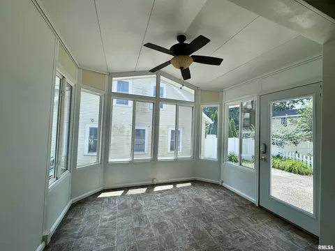 Exterior - 332 S Dudley St, Macomb, IL 61455 photo 2 of 6