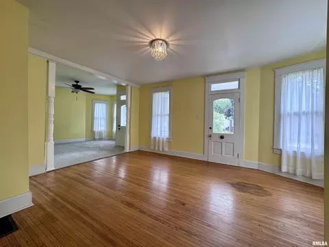 Living - 332 S Dudley St, Macomb, IL 61455 photo 1 of 10