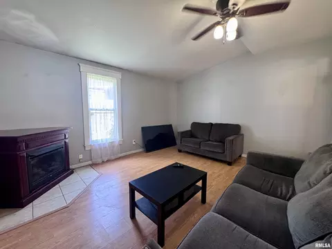 Living - 332 S Dudley St, Macomb, IL 61455 photo 9 of 10
