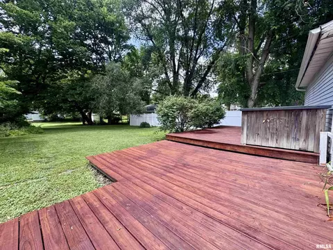 Exterior - 332 S Dudley St, Macomb, IL 61455 photo 5 of 6