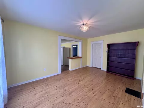 Living - 332 S Dudley St, Macomb, IL 61455 photo 7 of 10