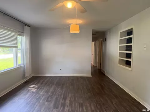 Living - 203 Jana Rd, Macomb, IL 61455 photo 2 of 3