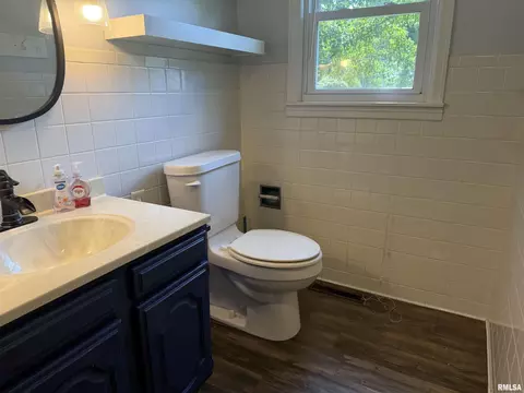 Bath - 203 Jana Rd, Macomb, IL 61455 photo 3 of 5