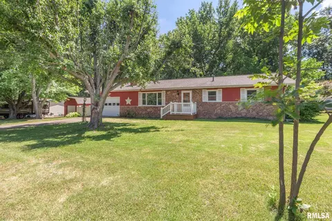 1060 Caprice Rd, West Frankfort, IL 62896