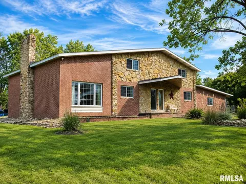 29926 Manito Rd, Manito, IL 61546