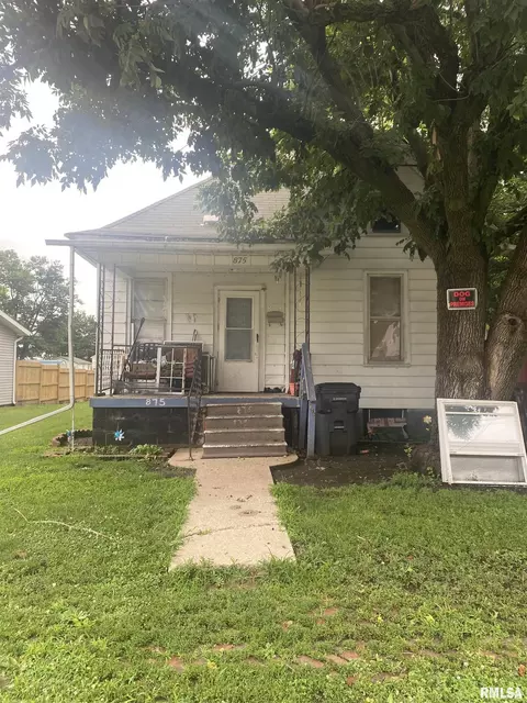 875 Elm St, Canton, IL 61520