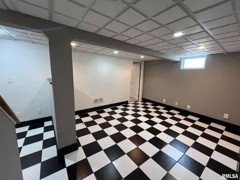 Other - 632 Lincoln Dr, Macomb, IL 61455 photo 5 of 12