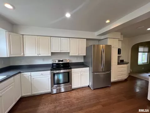 Kitchen - 632 Lincoln Dr, Macomb, IL 61455 photo 3 of 3