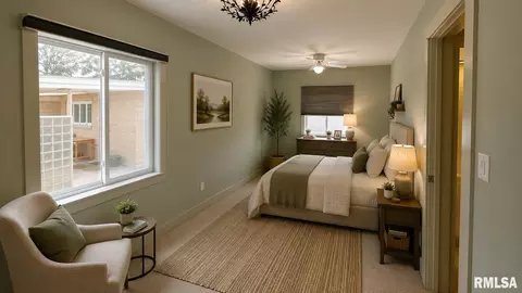 Bedroom - 632 Lincoln Dr, Macomb, IL 61455 photo 1 of 7