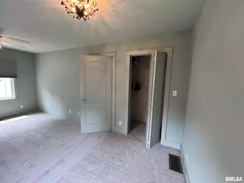 Bedroom - 632 Lincoln Dr, Macomb, IL 61455 photo 4 of 7