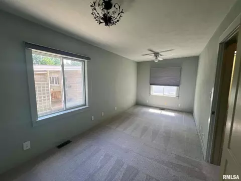 Bedroom - 632 Lincoln Dr, Macomb, IL 61455 photo 2 of 7