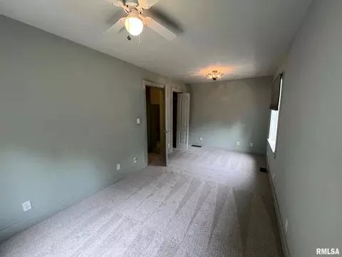 Bedroom - 632 Lincoln Dr, Macomb, IL 61455 photo 3 of 7