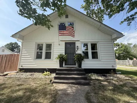 1606 W Copeland St, Marion, IL 62959