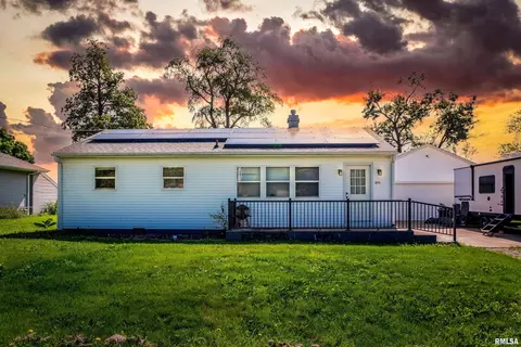 200 S Francis St, Washburn, IL 61570
