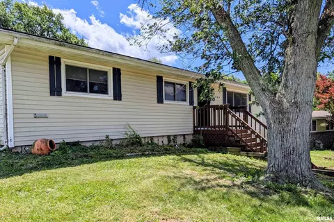 306 Pontiac Rd, Marquette Heights, IL 61554