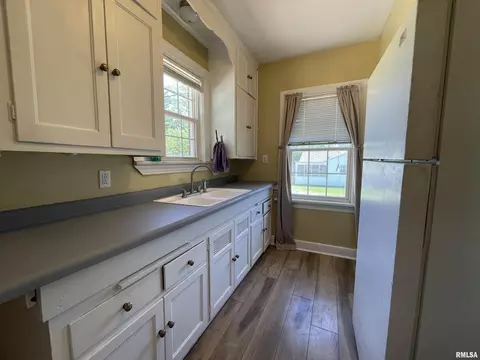 Kitchen - 313 Embert Pl, Peoria, IL 61603 photo 1 of 2