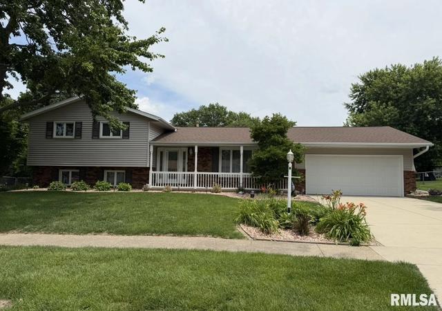 208 Barbara Pkwy, Washington, IL 61571