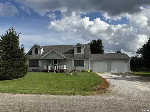 314 W 9th St, Canton, IL 61520