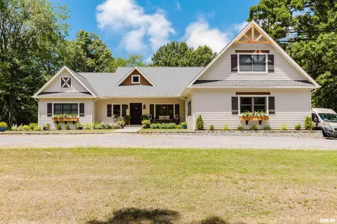 18145 Lone Oak Ter, West Frankfort, IL 62896