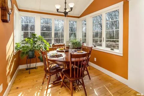 Dining - 526 Shiloh Rd, Cobden, IL 62920 photo 1 of 1