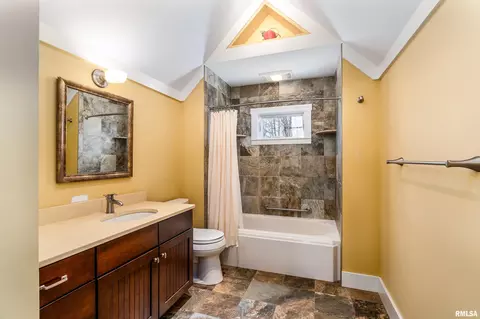 Bath - 526 Shiloh Rd, Cobden, IL 62920 photo 4 of 6