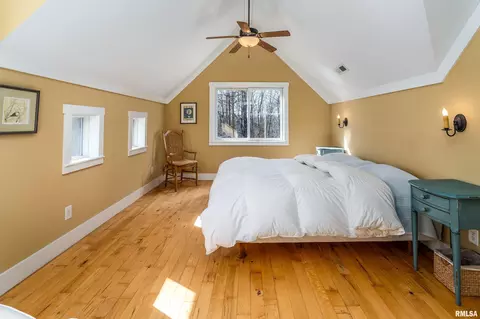 Bedroom - 526 Shiloh Rd, Cobden, IL 62920 photo 1 of 5