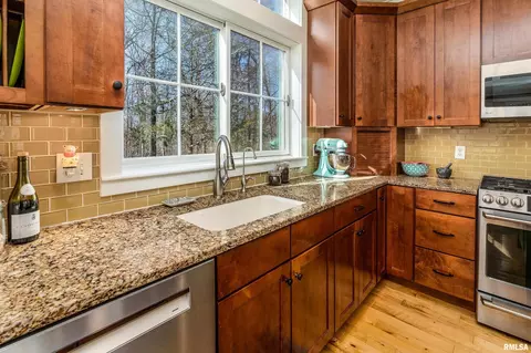 Kitchen - 526 Shiloh Rd, Cobden, IL 62920 photo 4 of 6