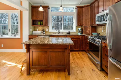 Kitchen - 526 Shiloh Rd, Cobden, IL 62920 photo 1 of 6