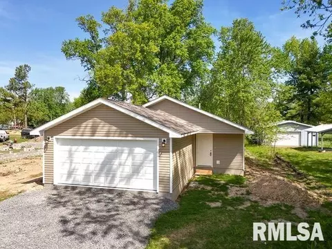 817 W Stotlar St, Herrin, IL 62948