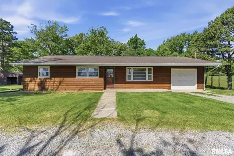 2585 Market Rd, Marion, IL 62959