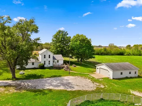 8280 N Winters Ln, Lewistown, IL 61542